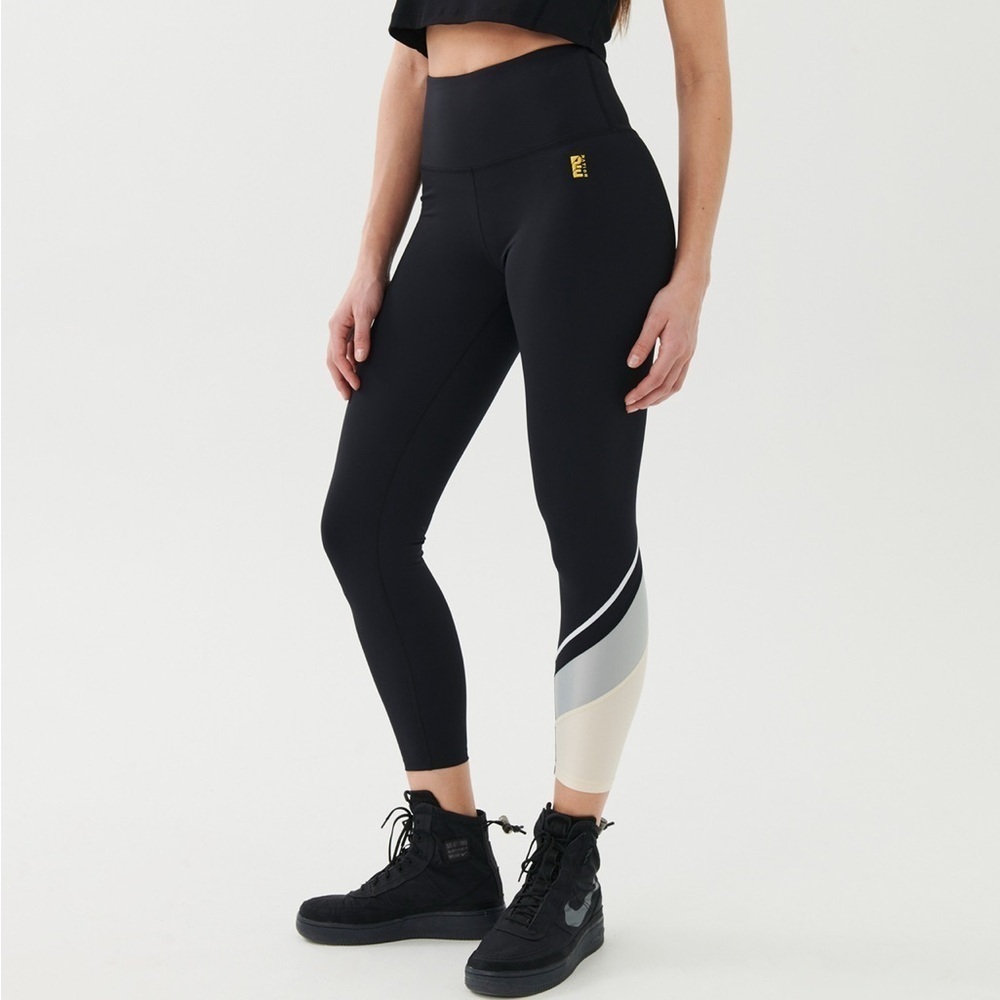 P.E Nation Upperhand Athletic Legging Black Oyster Gray Size Medium Midrise